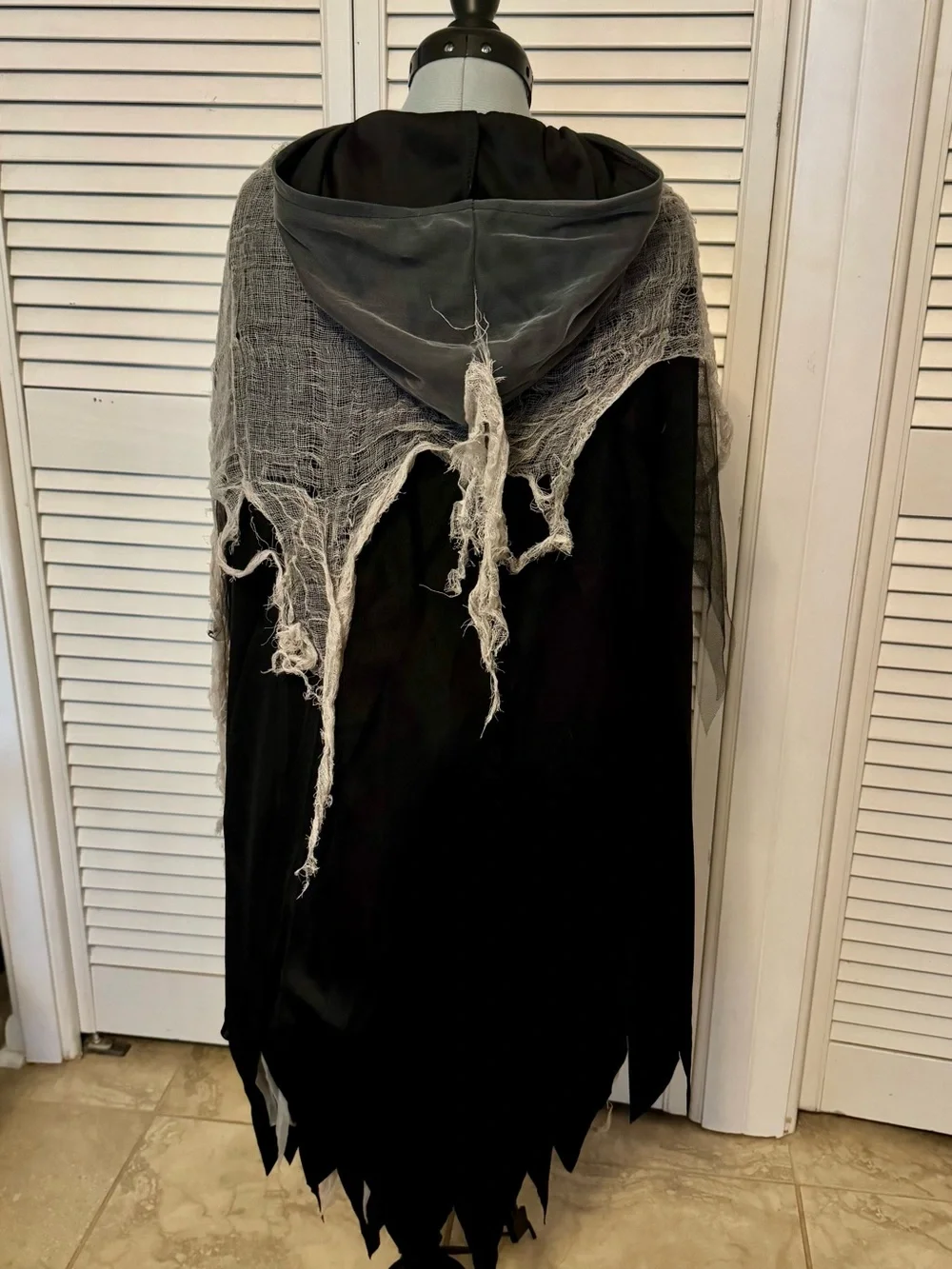 Kids Grey Ghostly Hooded Costume - Spooktacular